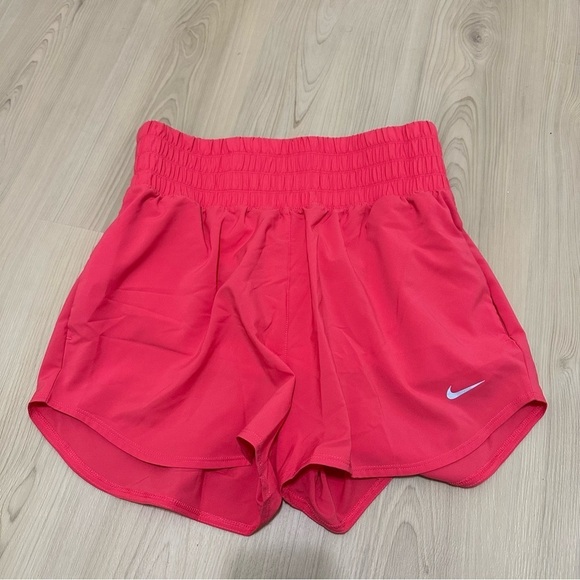 Nike One Ultra High Rise 3" DF Short NWT - Picture 9 of 9